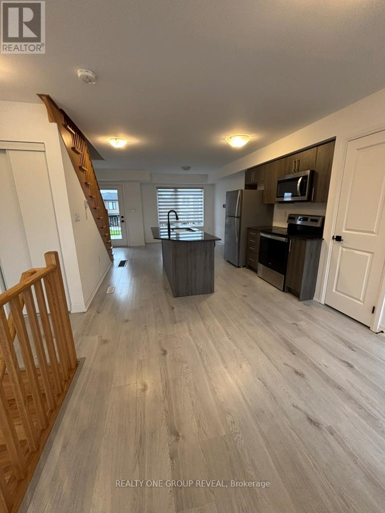 Photo 11 of 67 Fairlane Avenue, Barrie ON