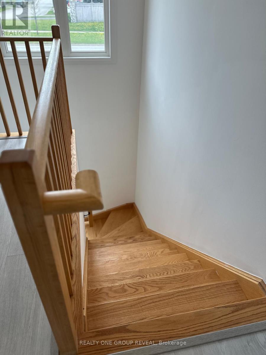 Photo 14 of 67 Fairlane Avenue, Barrie ON