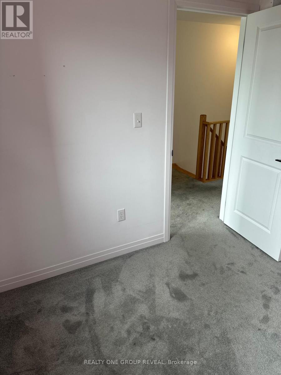 Photo 23 of 67 Fairlane Avenue, Barrie ON
