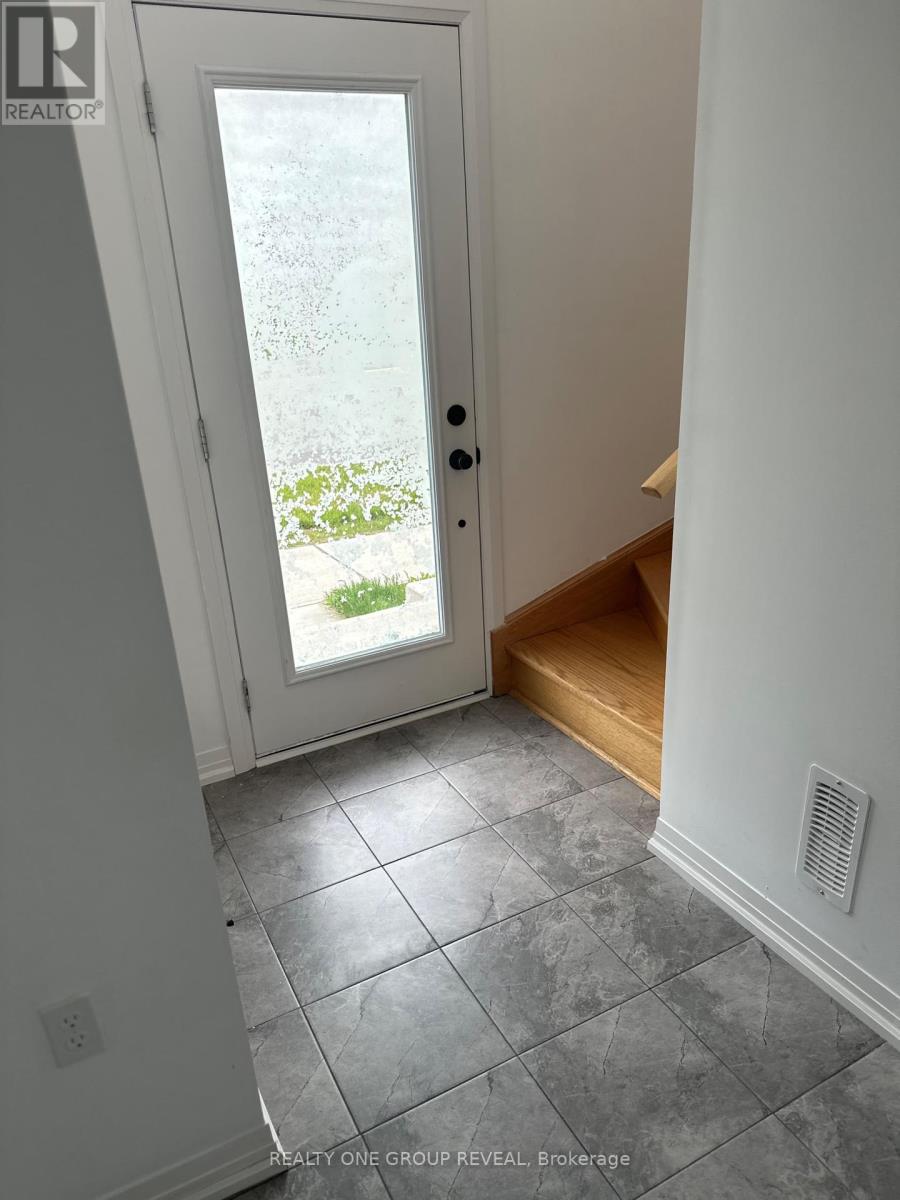 Photo 4 of 67 Fairlane Avenue, Barrie ON