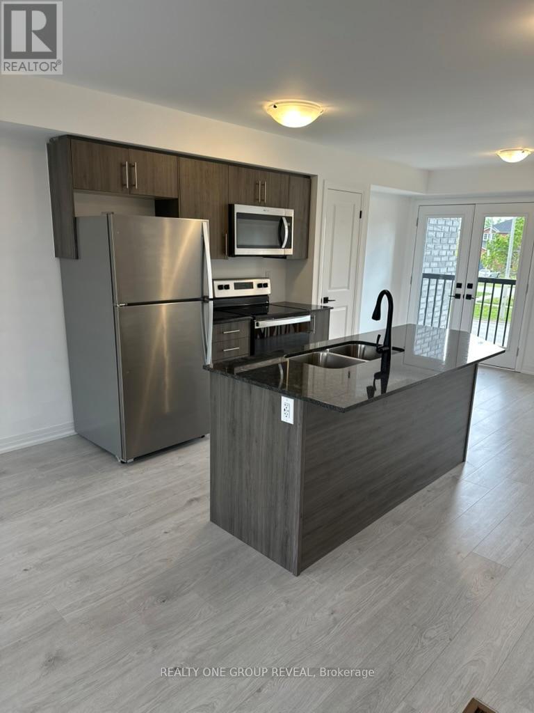 Photo 6 of 67 Fairlane Avenue, Barrie ON