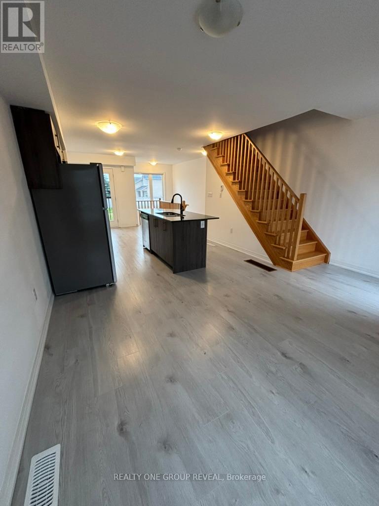 Photo 9 of 67 Fairlane Avenue, Barrie ON