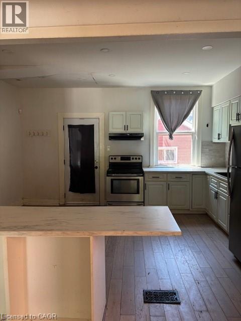Photo 4 of 750 Cannon Street E, Hamilton ON