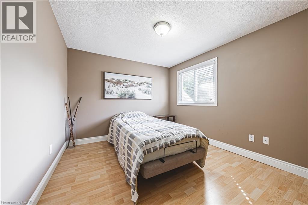 Photo 37 of 412 Melanie Crescent, Ancaster ON