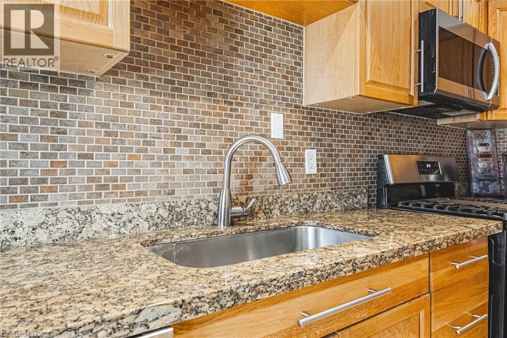 Photo 15 of 412 Melanie Crescent, Ancaster ON