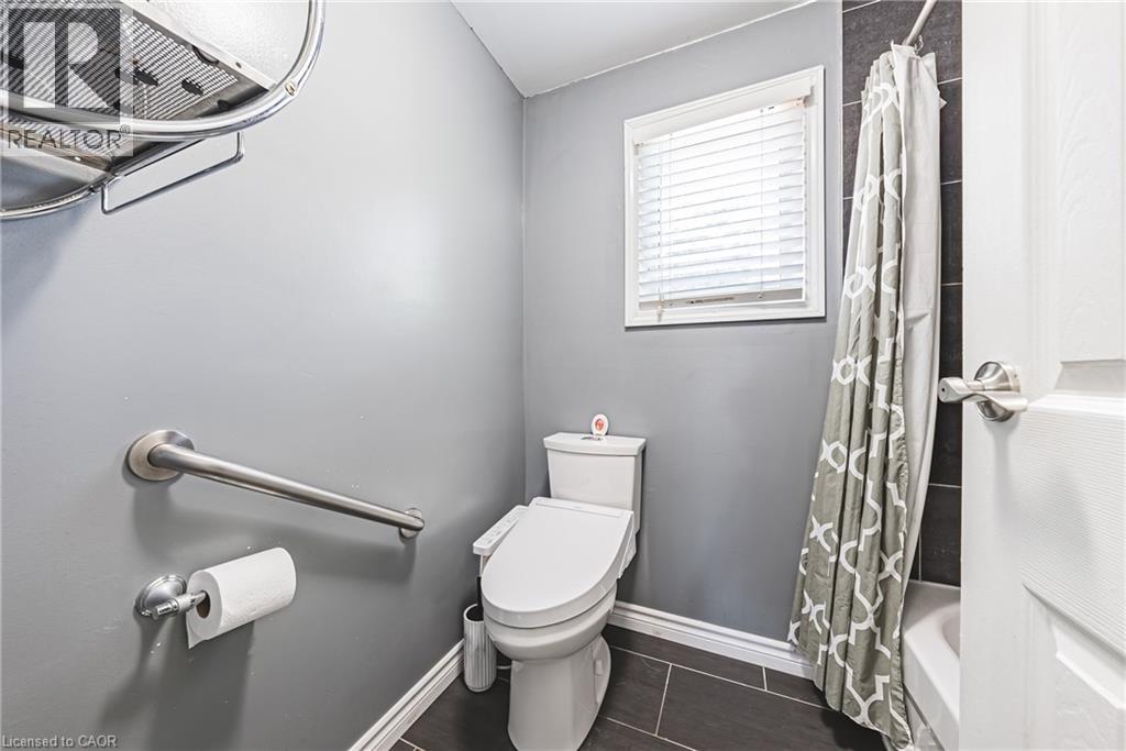 Photo 14 of 412 Melanie Crescent, Ancaster ON