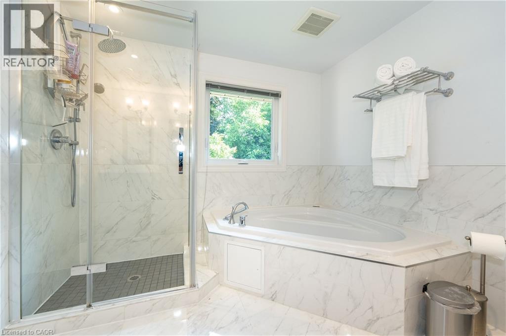 Photo 26 of 327 Northwood Drive, Oakville ON