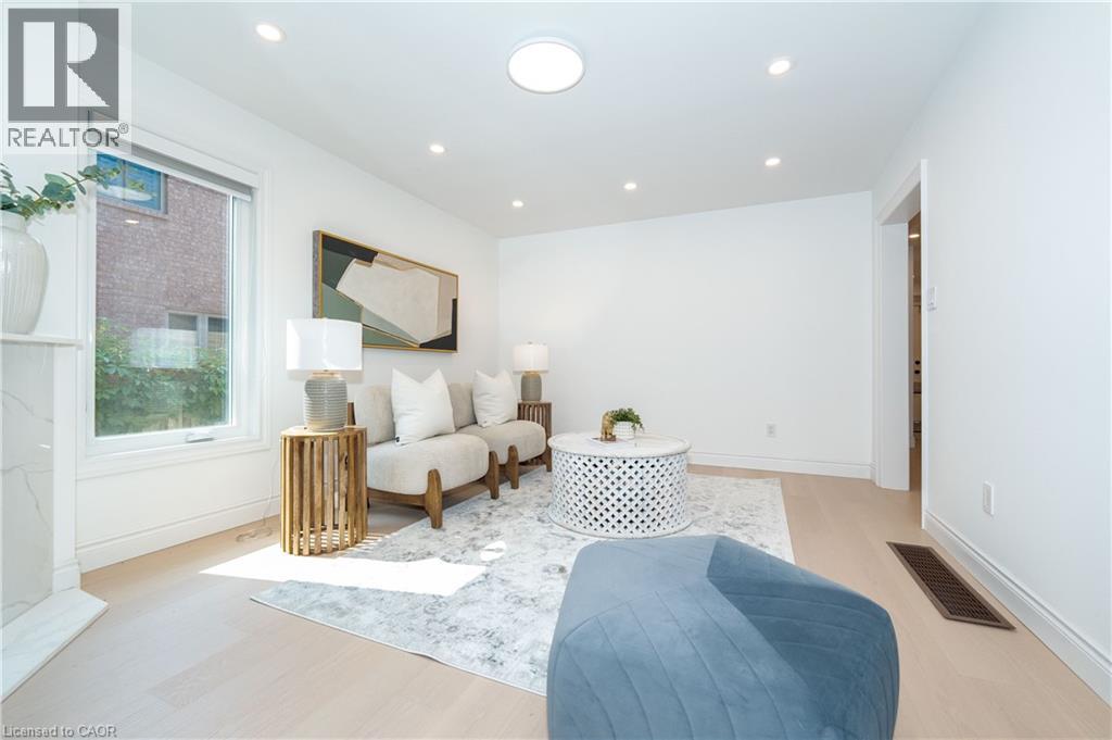 Photo 15 of 327 Northwood Drive, Oakville ON