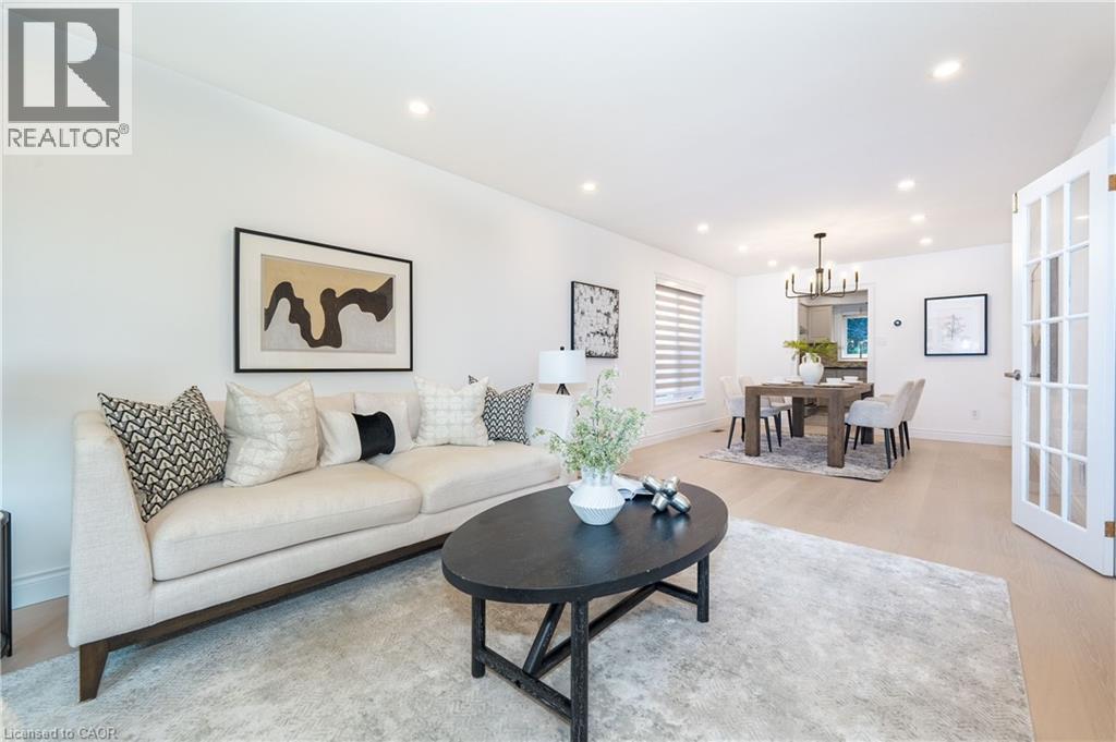Photo 7 of 327 Northwood Drive, Oakville ON
