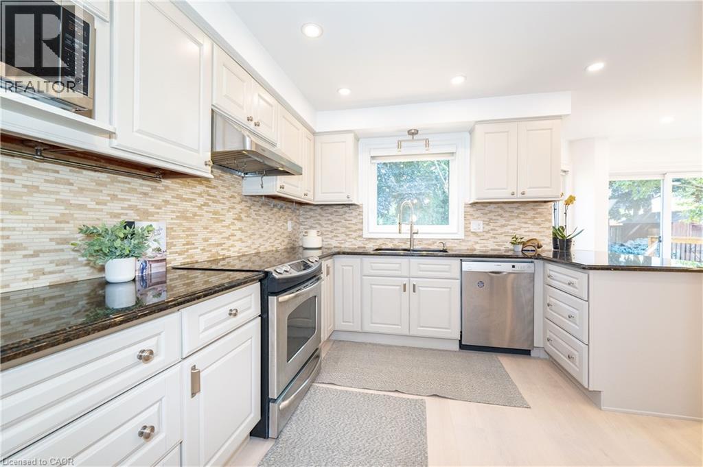 Photo 10 of 327 Northwood Drive, Oakville ON