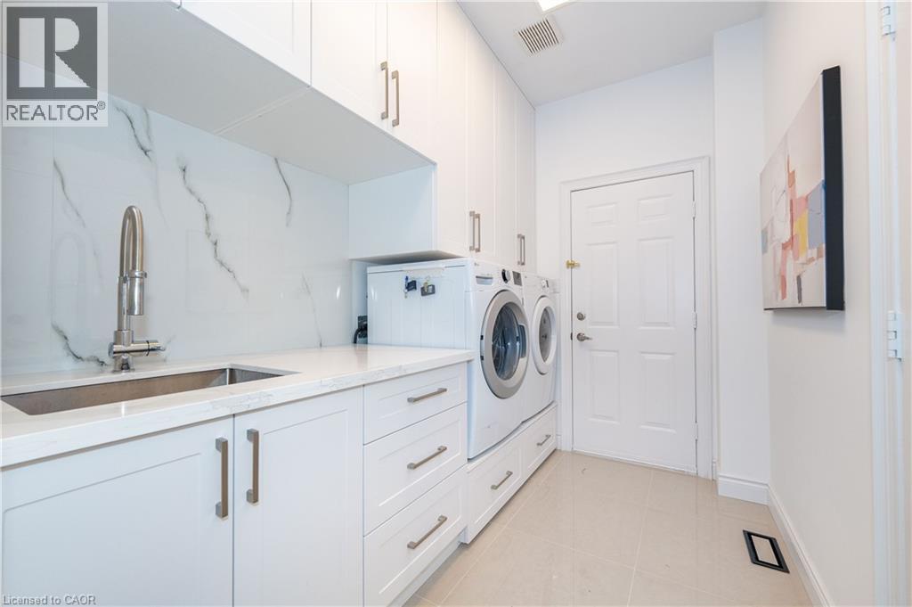 Photo 18 of 327 Northwood Drive, Oakville ON