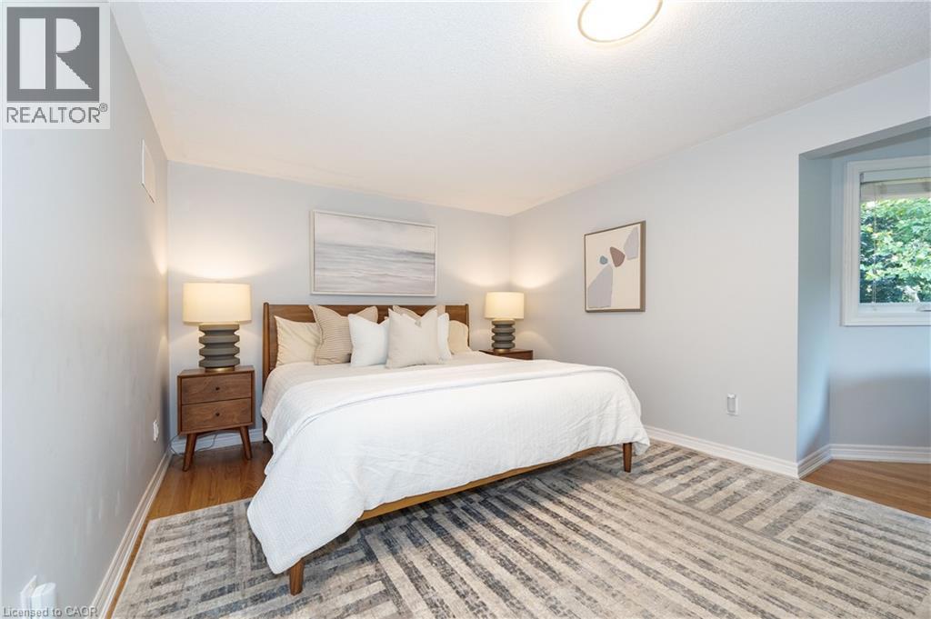 Photo 22 of 327 Northwood Drive, Oakville ON