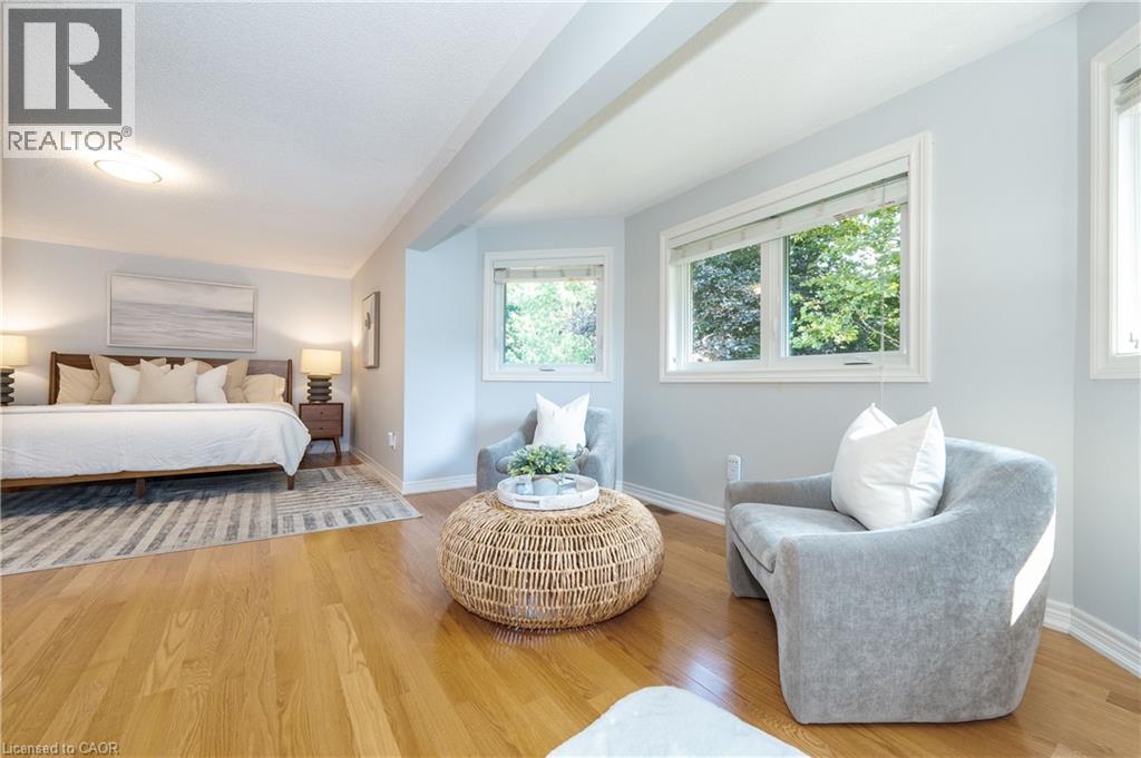 Photo 24 of 327 Northwood Drive, Oakville ON
