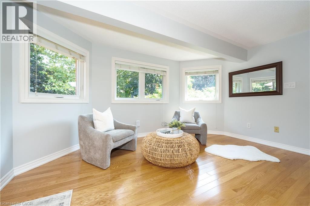 Photo 23 of 327 Northwood Drive, Oakville ON