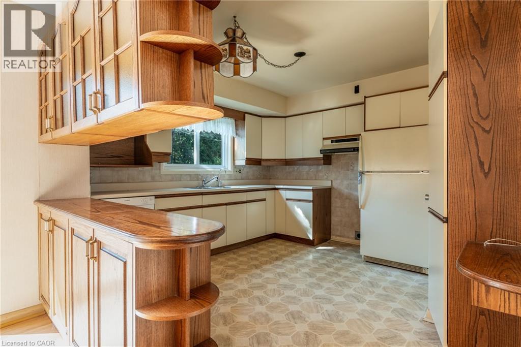 Photo 27 of 654 Hiawatha Boulevard, Ancaster ON