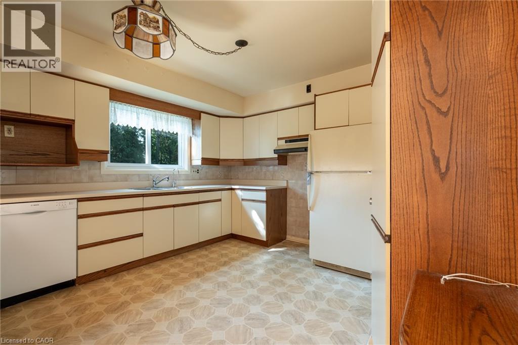 Photo 36 of 654 Hiawatha Boulevard, Ancaster ON