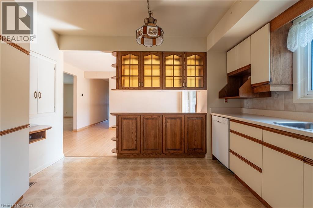 Photo 38 of 654 Hiawatha Boulevard, Ancaster ON