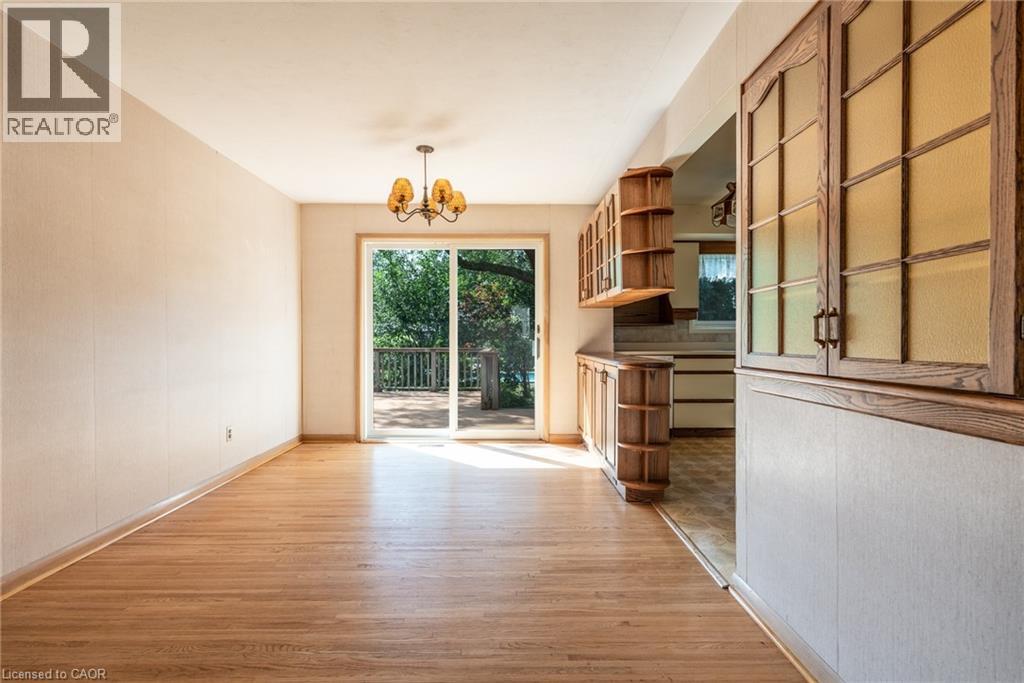 Photo 6 of 654 Hiawatha Boulevard, Ancaster ON