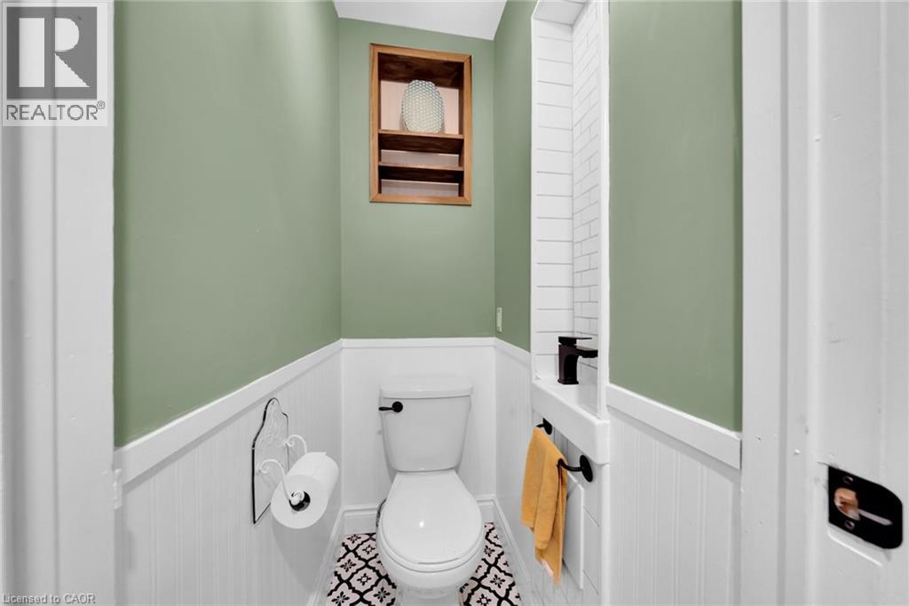 Photo 20 of 92 Glendale Avenue N, Hamilton ON
