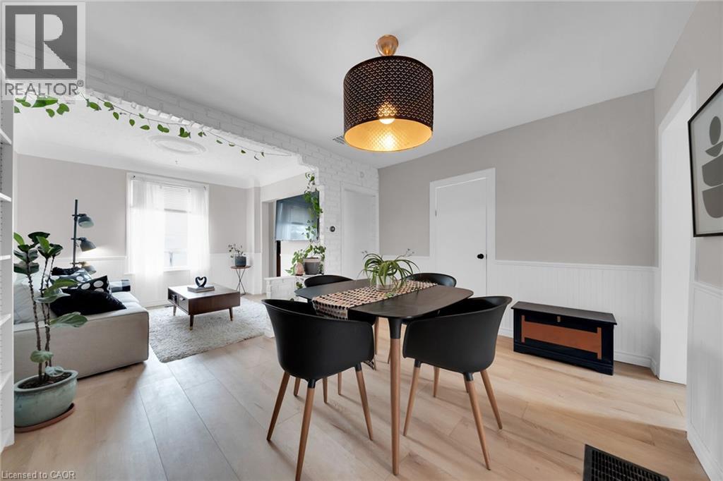 Photo 5 of 92 Glendale Avenue N, Hamilton ON