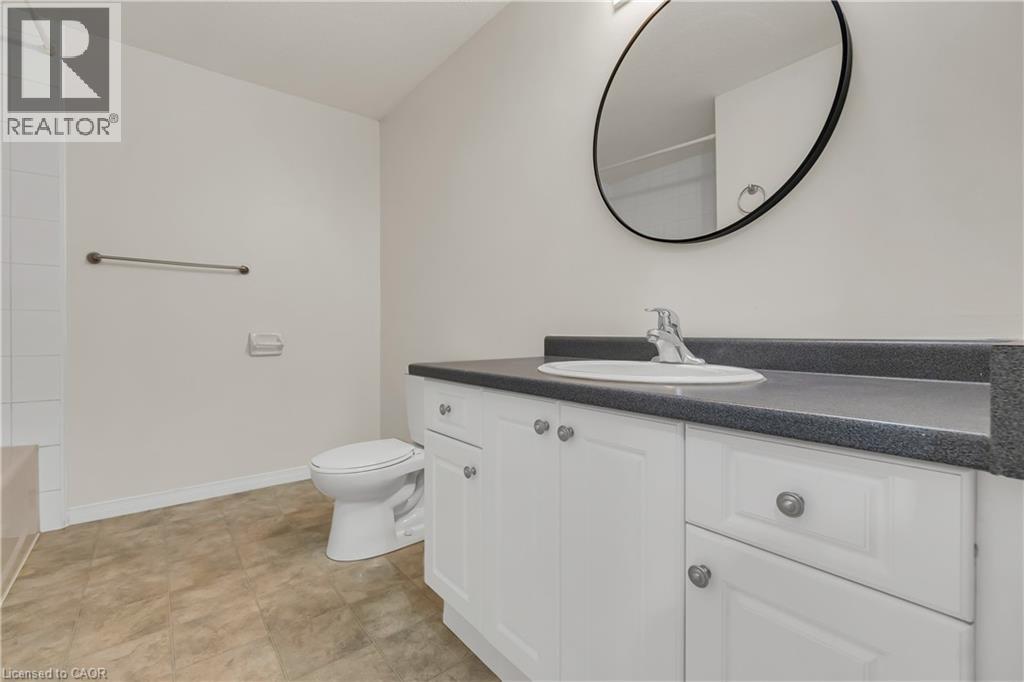 Photo 24 of 62 Foxglove Crescent, Kitchener ON