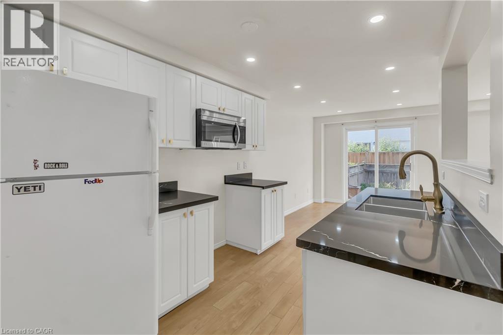 Photo 19 of 62 Foxglove Crescent, Kitchener ON