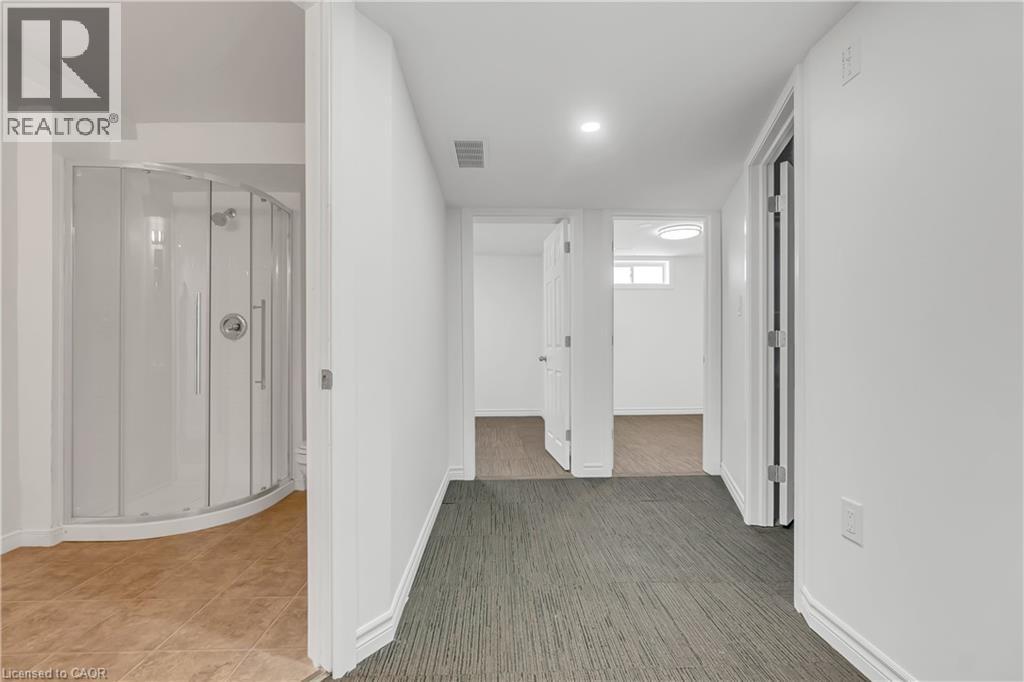 Photo 29 of 62 Foxglove Crescent, Kitchener ON