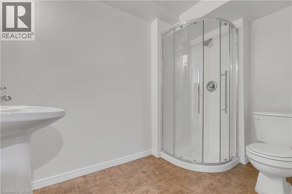 Photo 12 of 62 Foxglove Crescent, Kitchener ON