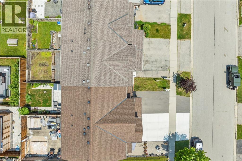 Photo 14 of 62 Foxglove Crescent, Kitchener ON