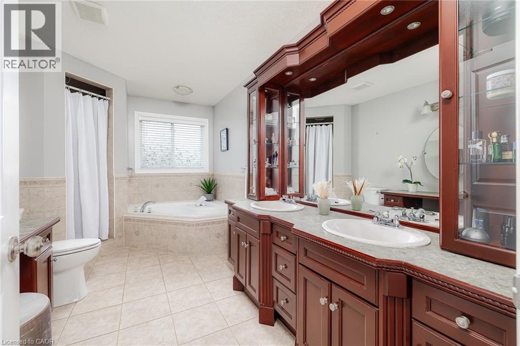 Photo 19 of 679 Salzburg Drive, Waterloo ON