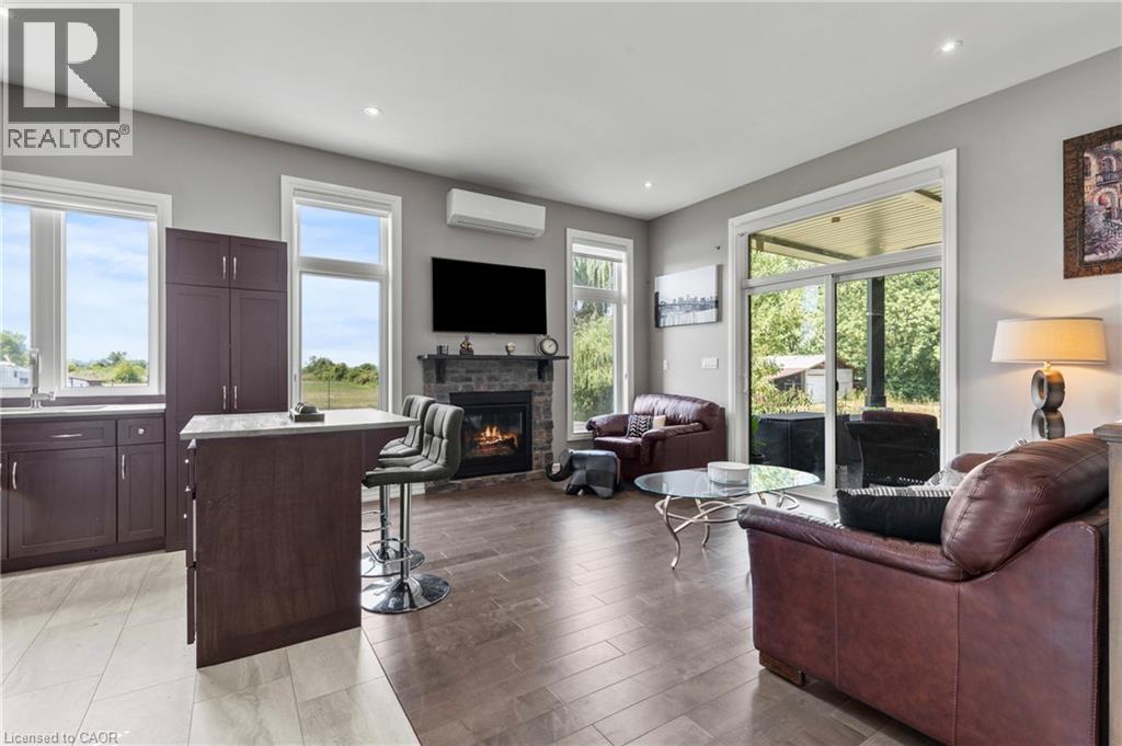 Photo 38 of 43 Third Road E, Hamilton ON