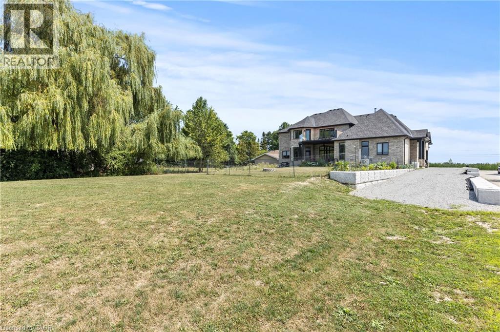 Photo 24 of 43 Third Road E, Hamilton ON