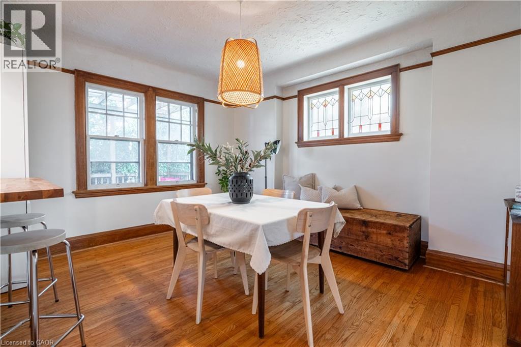 Photo 10 of 26 Weir Street S, Hamilton ON