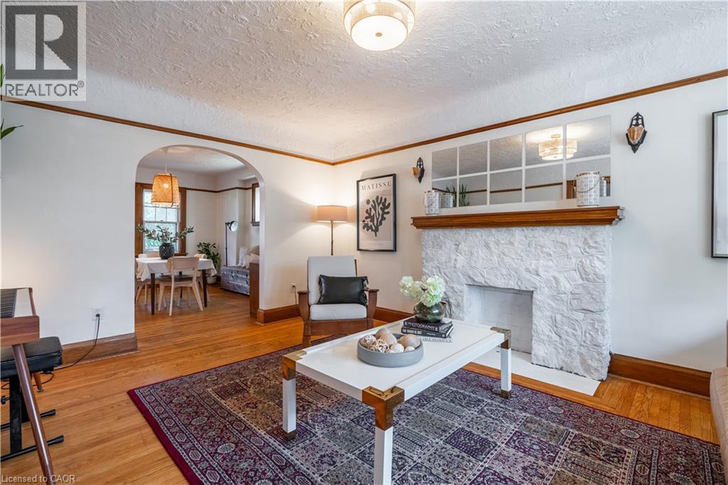 Photo 8 of 26 Weir Street S, Hamilton ON