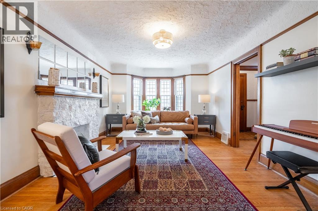 Photo 6 of 26 Weir Street S, Hamilton ON