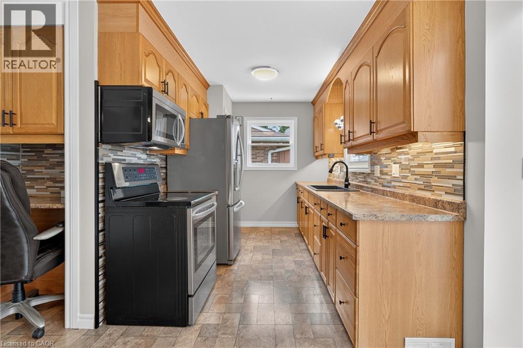 Photo 8 of 62 Gail Street, Cambridge ON
