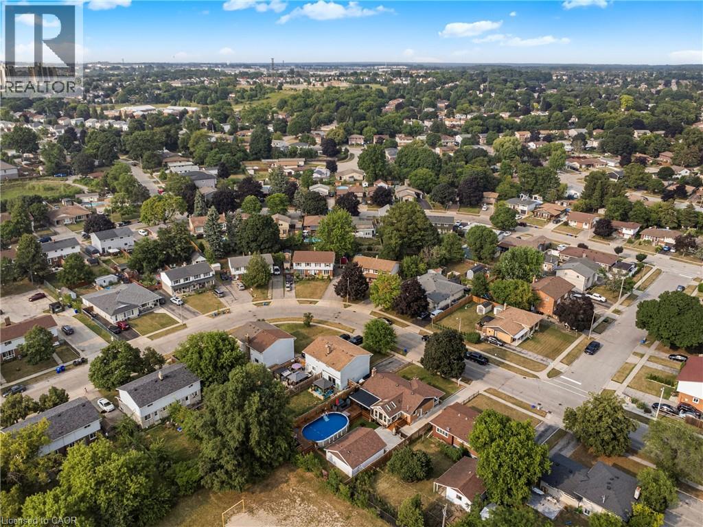 Photo 37 of 62 Gail Street, Cambridge ON
