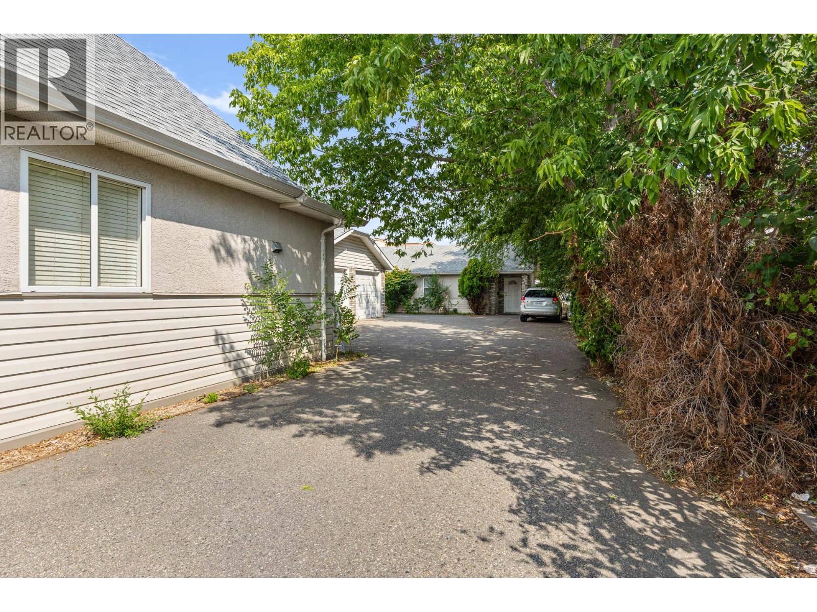 Photo 13 of 315 Gerstmar Road, Kelowna BC