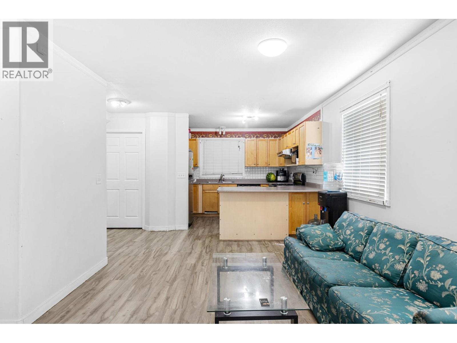 Photo 9 of 315 Gerstmar Road, Kelowna BC