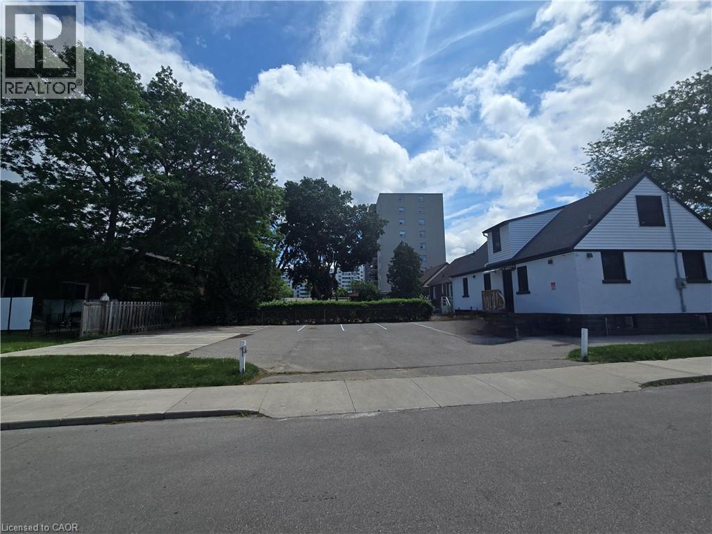 Photo 17 of 531 Queenston Road Unit 2, Hamilton ON