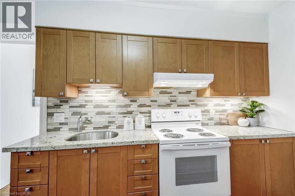 Photo 10 of 79 Mountain Avenue, Hamilton ON