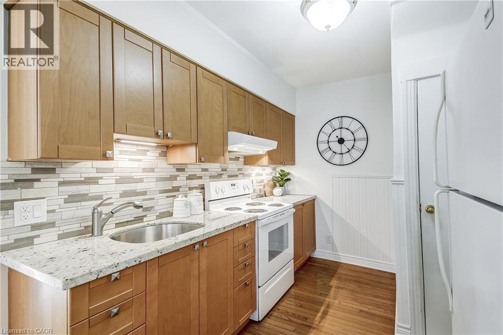 Photo 11 of 79 Mountain Avenue, Hamilton ON