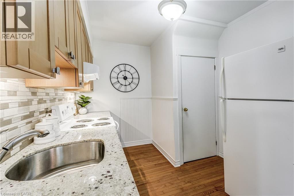 Photo 8 of 79 Mountain Avenue, Hamilton ON