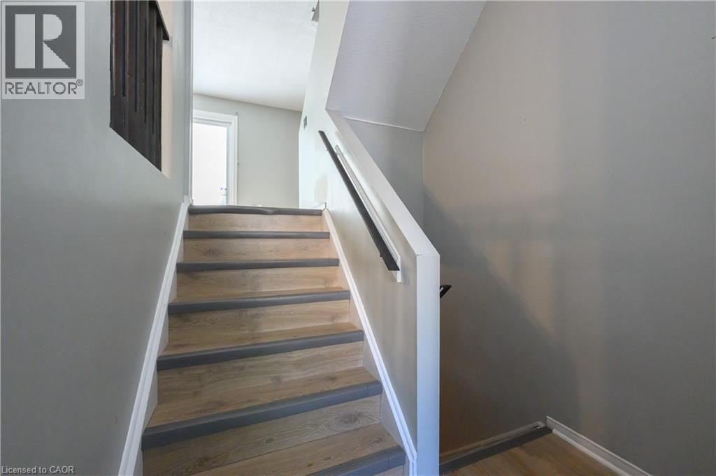 Photo 4 of 51 Caroga Court Unit 27, Hamilton ON