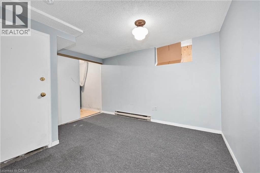 Photo 23 of 51 Caroga Court Unit 27, Hamilton ON