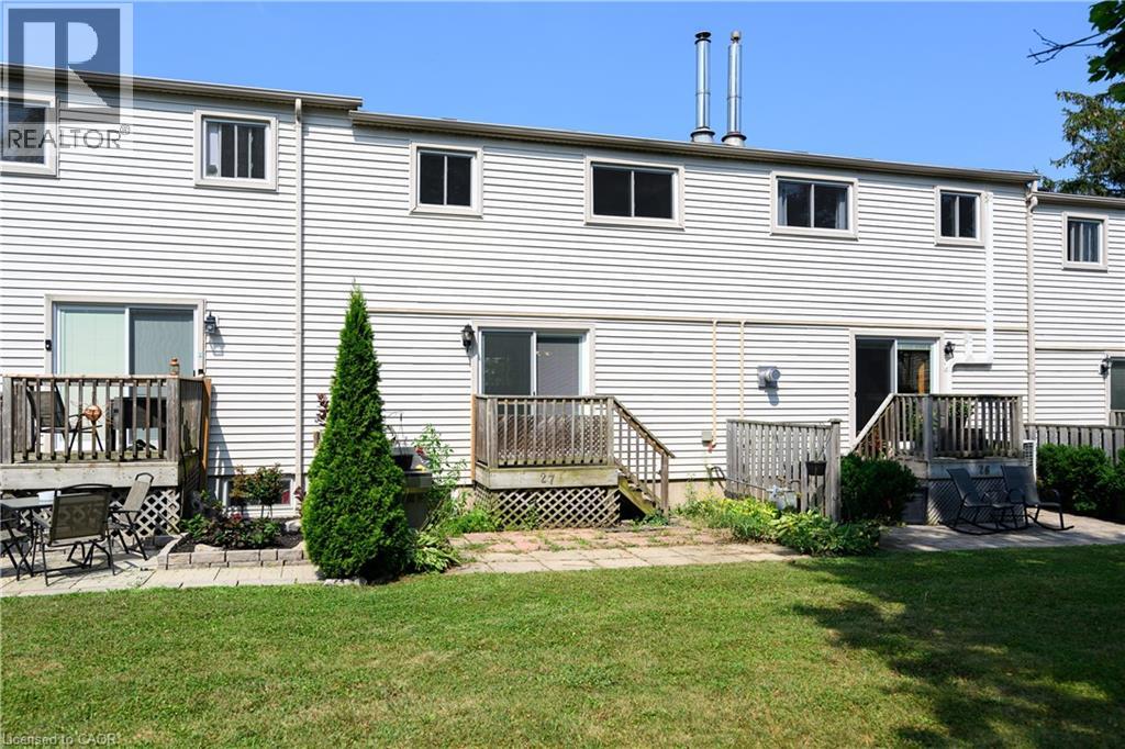Photo 31 of 51 Caroga Court Unit 27, Hamilton ON