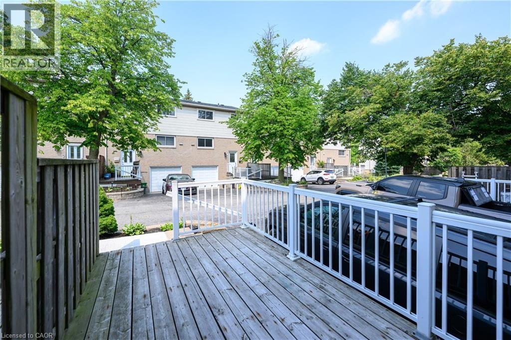 Photo 33 of 51 Caroga Court Unit 27, Hamilton ON