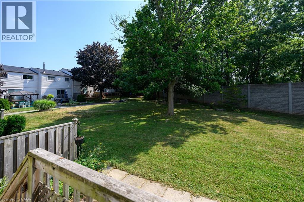 Photo 27 of 51 Caroga Court Unit 27, Hamilton ON