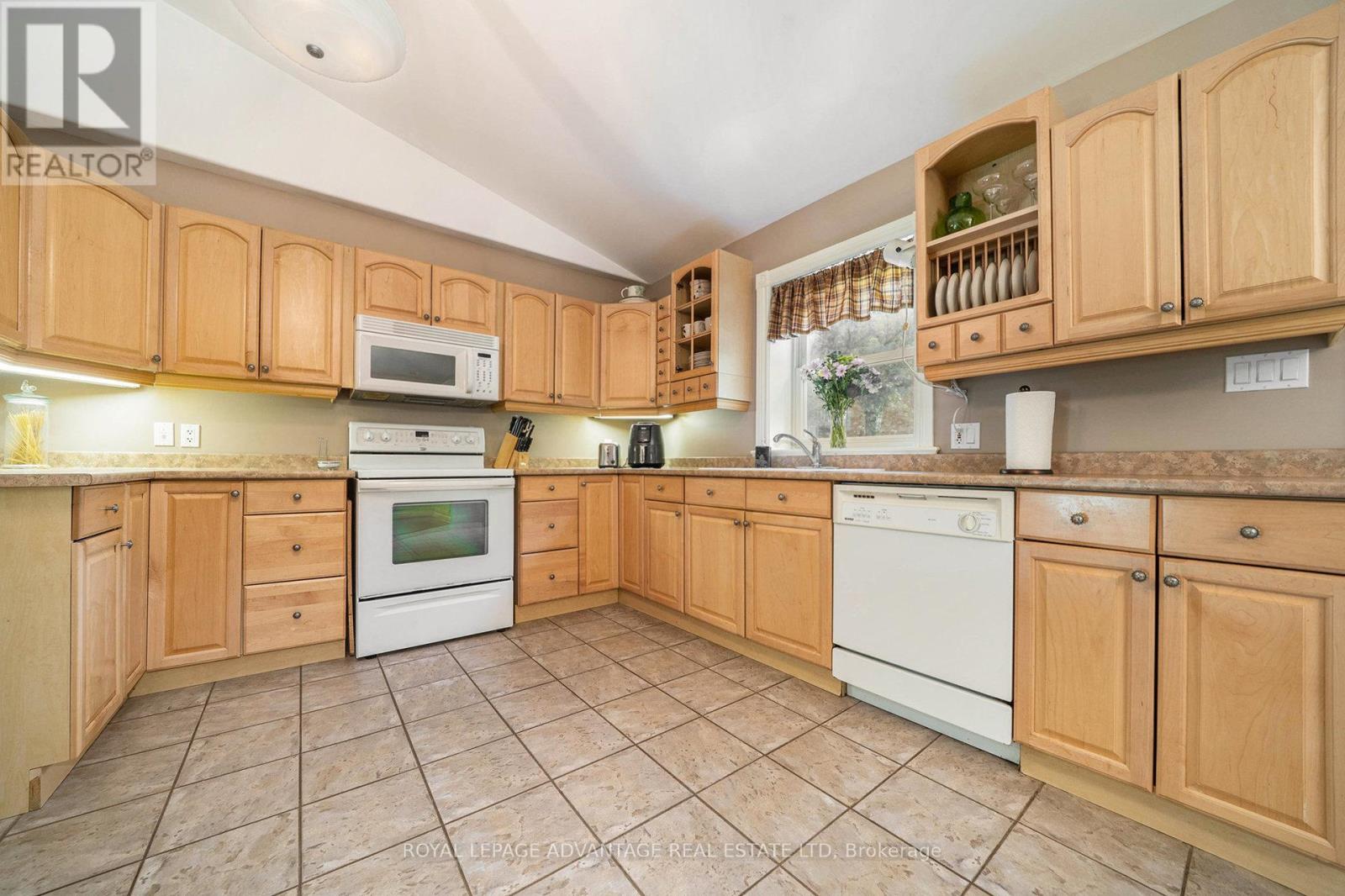 Photo 13 of 334 Station Road, Drummond North Elmsley ON