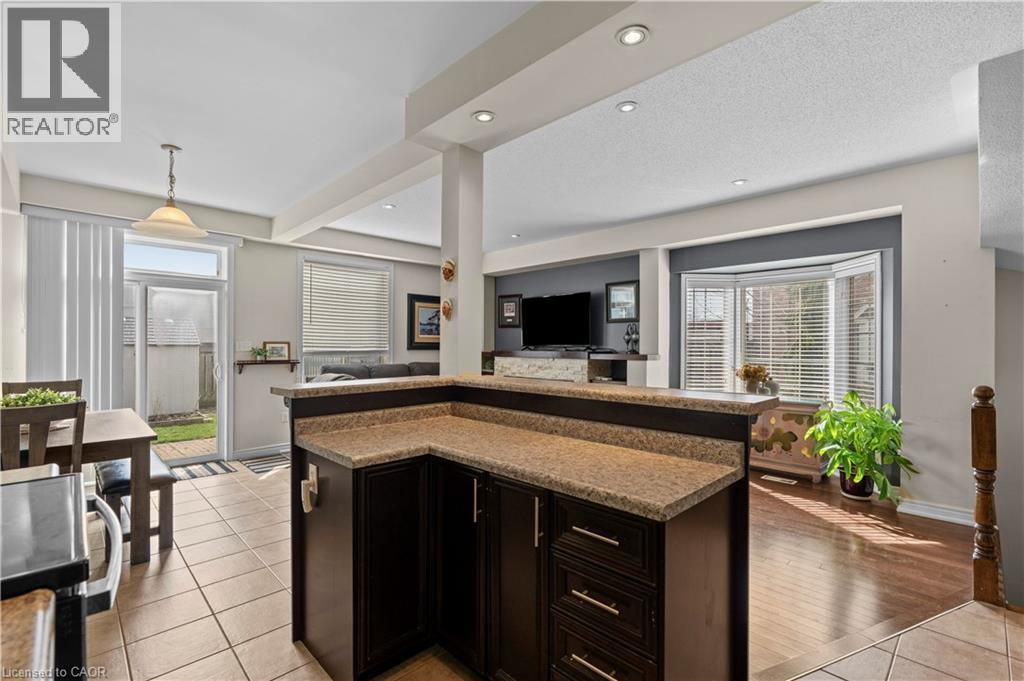 Photo 25 of 27 Marina Point Crescent, Hamilton ON